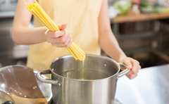 材料は100円以下⁉︎ 味も大満足な「節約レシピ」はリピ確定じゃない？