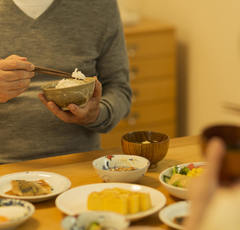 作ったおかずを皿の端にちょっとだけ残す夫の幼稚な反論