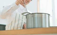 バナナマン日村さんも「参った！」“袋麺アレンジラーメン”は食べると思わず笑顔に