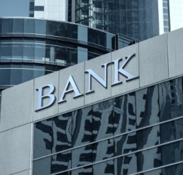 週末も関係なし!? 銀行間の振り込みが24時間365日いつでも可能に！