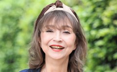 秋川リサ（74）世間に毒親と言われた母の在宅介護で辿り着いた心境「親子の縁を切りたいと何度も思った」