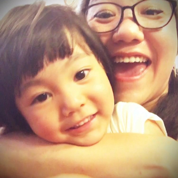 仲宗根泉さんと娘