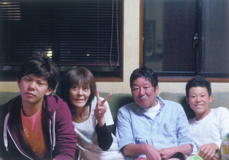 左から甲子園さん、初美さん、ダンカンさん、虎太郎さん