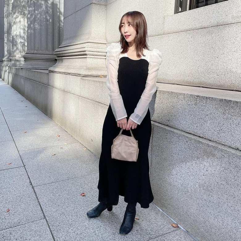 自社ブランドの服を素敵に着こなす姿がプレスならでは