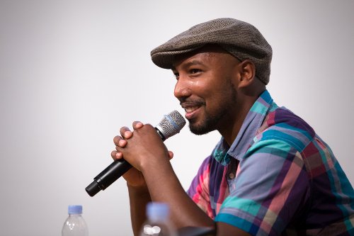 現在は講演活動で各地を飛び回る矢野さん