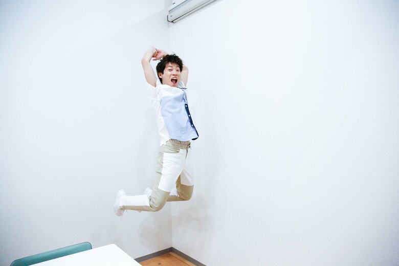 ▲インタビュー後に、今の気持ちを全身で表現してくれた横山だいすけさん。