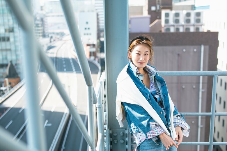 2017年、前事務所からの給与未払いが発覚。次女出産後、仕事のペースを落としていた西山さんにとって寝耳に水の出来事でした