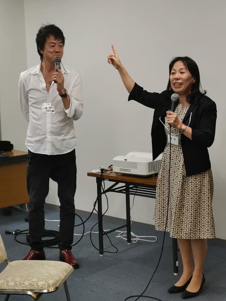 田中さんのもとには昼夜を問わず依存症の相談が後をたたないが、精力的に講演活動も行 う