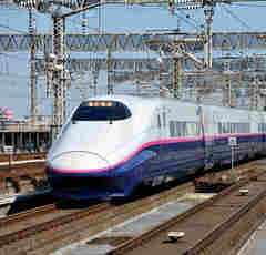 新幹線に子ども連れ専用車両が!? 1名分の運賃で2つの席を確保