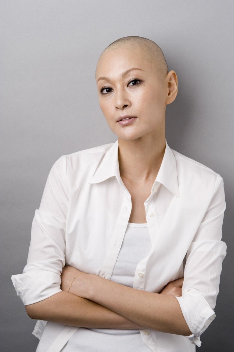 抗がん剤治療でスキンヘッドにしたモデルの園田マイコさん