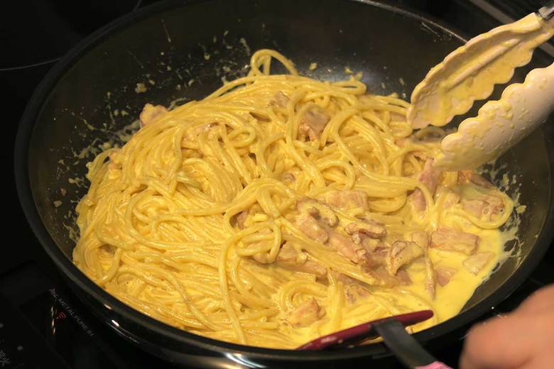 ▲アプリの指示に沿って進めるだけで、ダマのないおいしいカルボナーラが完成した。