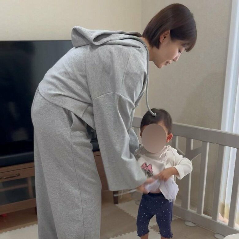 2歳の娘の子育て中の清川麻衣子さん