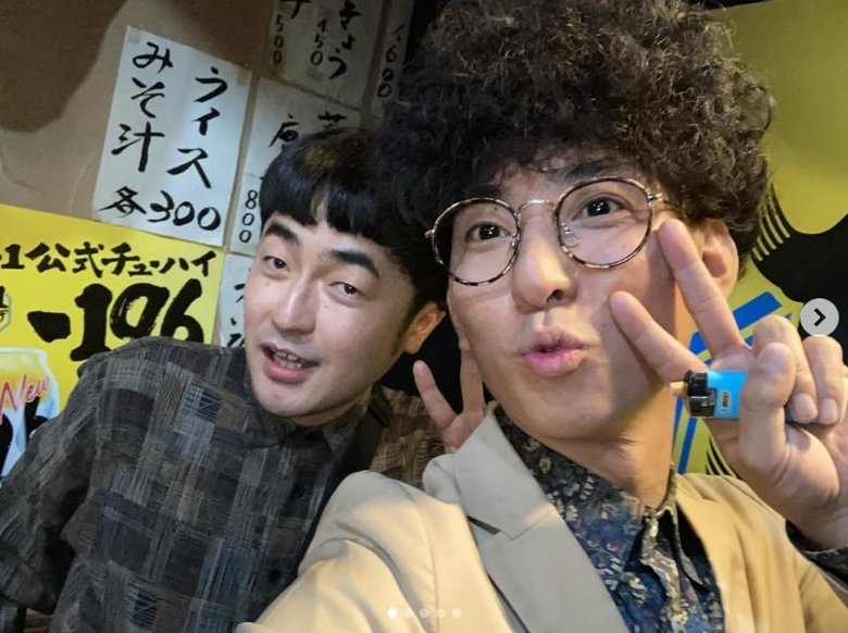 『M-1グランプリ2025』で優勝した直後の記念ショット