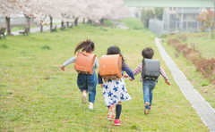 子どもの友だち関係が心配…親が干渉すべきラインは？手っ取り早いのは…