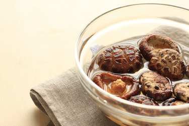 血管の若返り＆がん予防に!?シイタケの知られざる食べ方