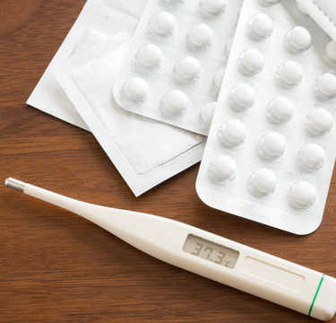 具合が悪い…朝から体調不良アピールをする夫に世の妻から怒りの声が降り注ぐ