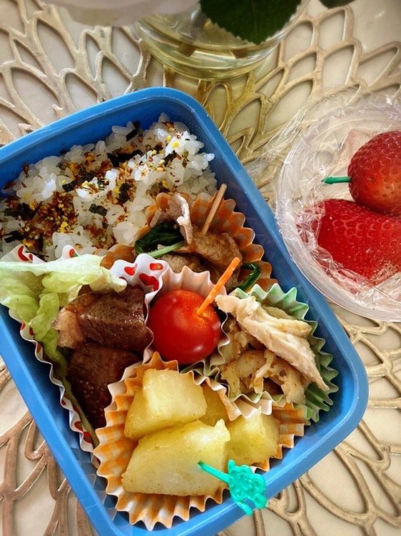 柊杜くんが大好きなステーキを入れたお弁当「キャラ弁は作れません！」