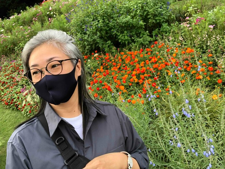 黒いインナーカラーと白髪とのコントラストがお気に入り