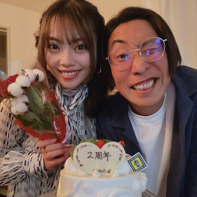 結婚2周年。サプライズでケーキを出してくれた