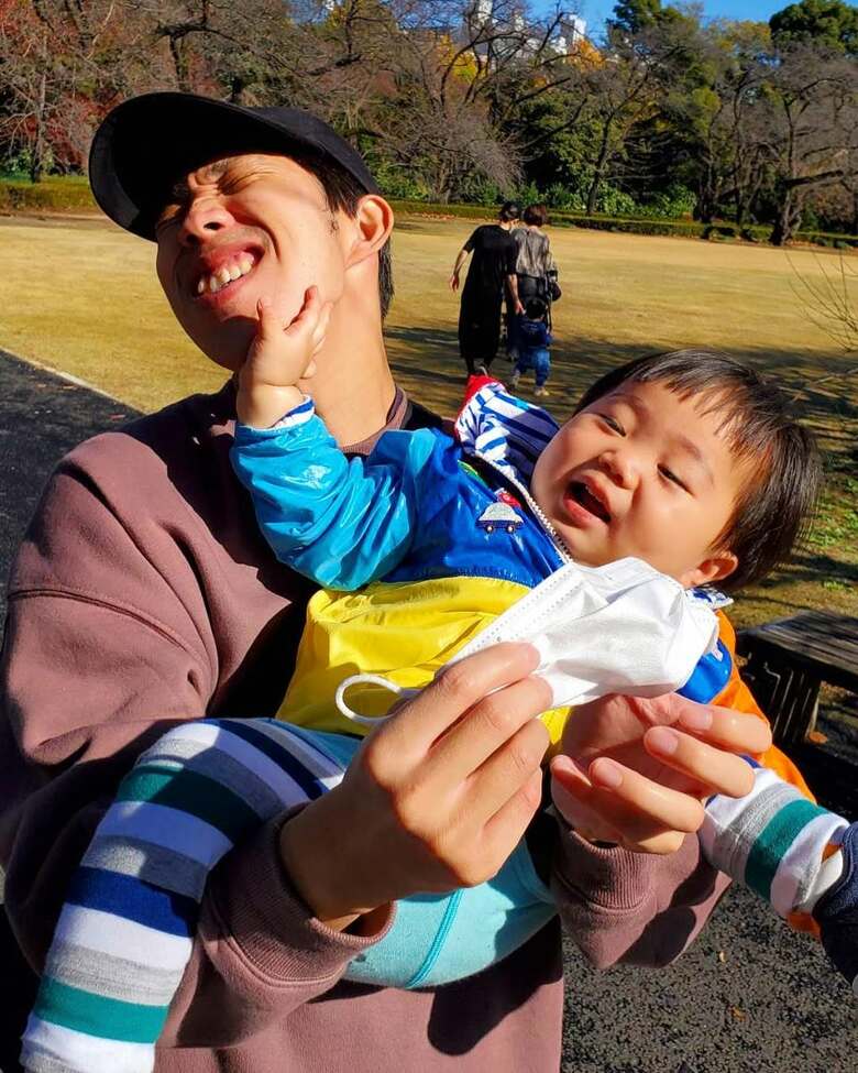 2021年、休日に息子とたわむれる