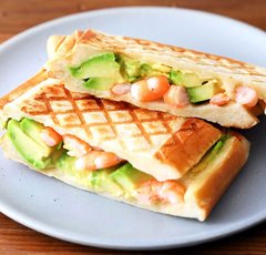 えびアボカドのホットサンドレシピ
