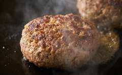 小倉優子も絶賛！「びっくりドンキー」のハンバーグ再現レシピがマジ旨