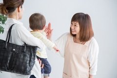 子供の人見知りはなぜ起きるのか。対処方法と親が気を付けたいこと