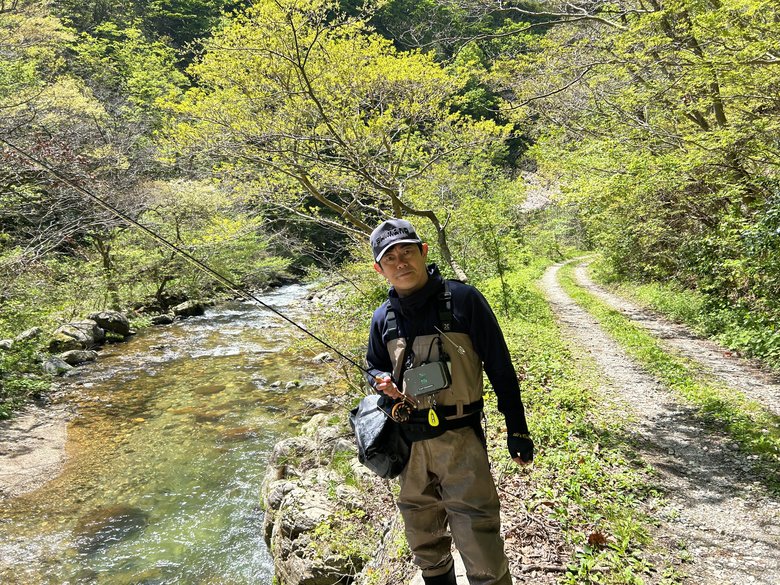 今やライフワークとなっている釣りを楽しむ宮沢さん