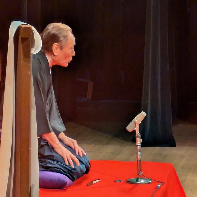 2026年1月、神奈川県愛川町の文化会館で落語を披露