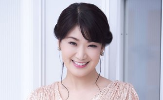 市川由紀乃