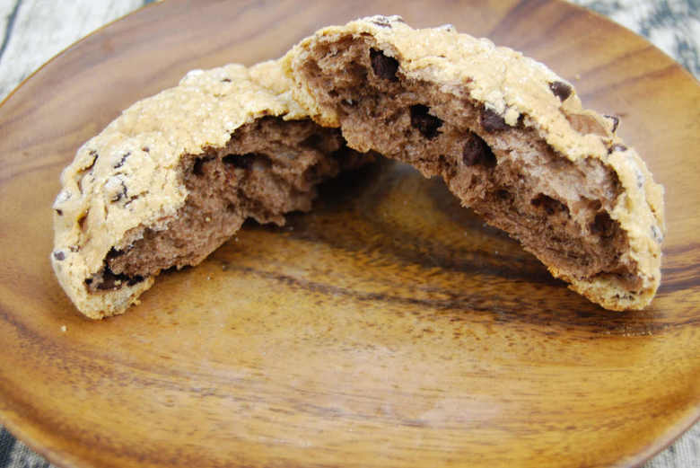 ローソンのおすすめパン「カントリーマアムみたいなメロンパン」の実物画像4