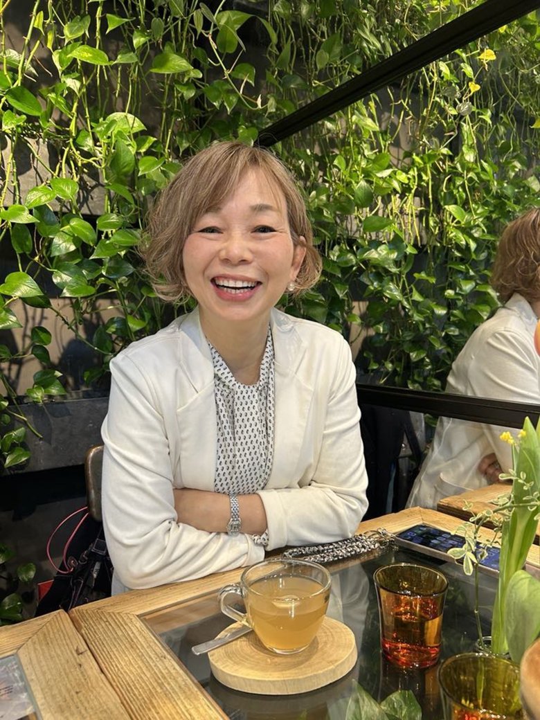 人生のどん底を経験したことも、多くの女性たちを励ます糧になっている