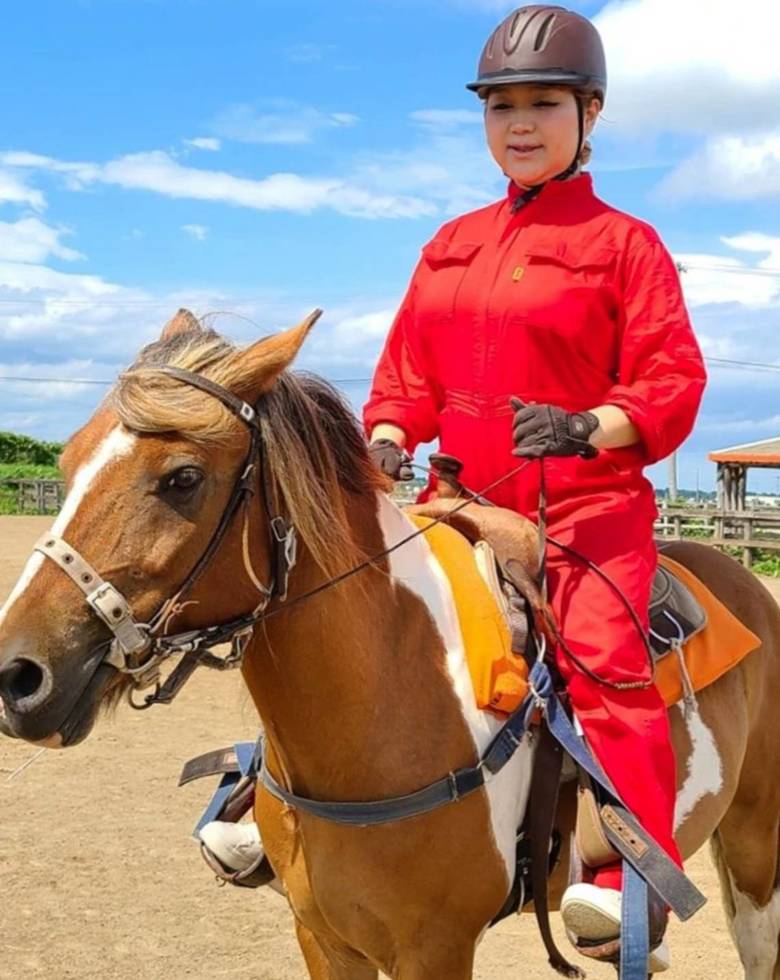 実は乗馬も特技なのです