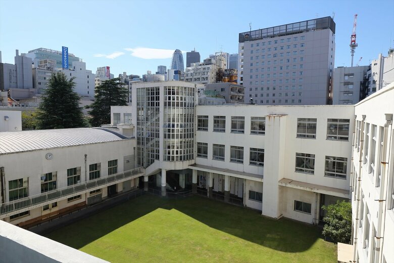 吉本興業東京本部外観