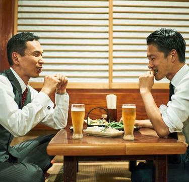 職場で妻自慢する男は家でも嫁を褒めるのか？