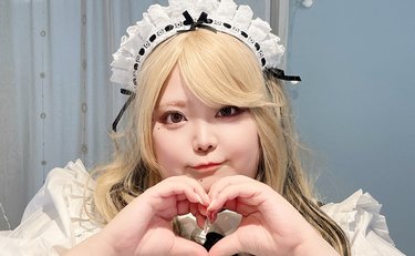 「ファミレスで机と椅子に挟まり抜けなくなった」体重150キロの女性モデル「そんな体さらして…」の批判も「今の自分は相当好き」