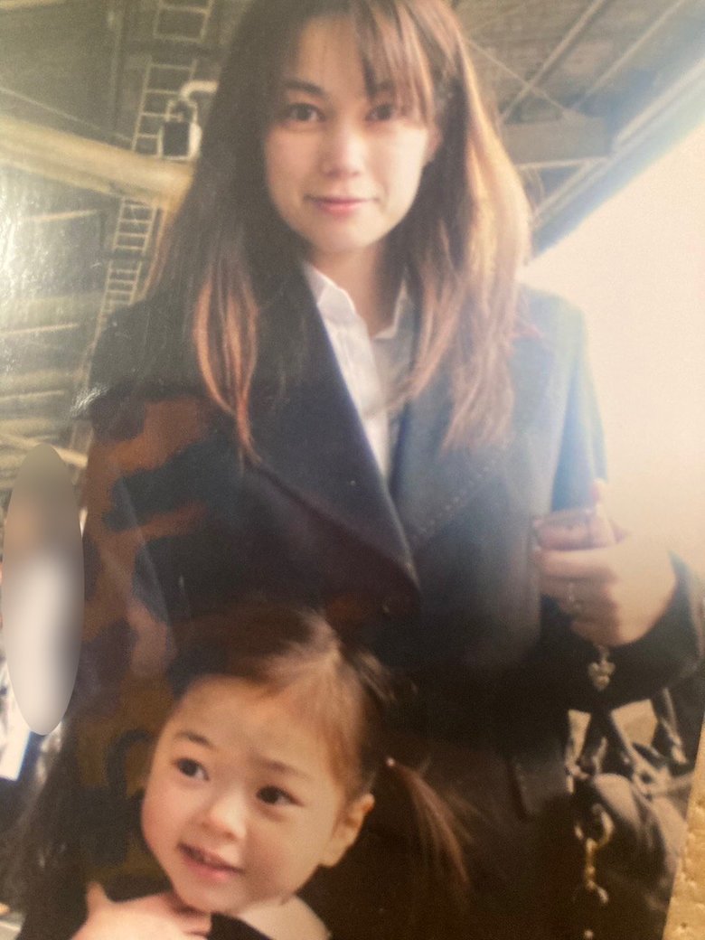 佐伯さん32歳　次女5歳　長女の小学校の入学式に向かう駅のホームにて