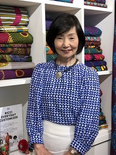 専業主婦から59歳で共同創業者兼代表取締役になった律枝さん