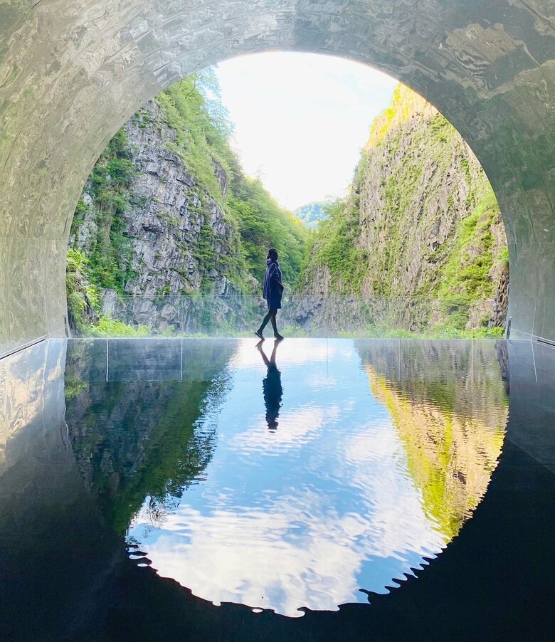 帰国後は日本各地の旅行を楽しむSHIHOさんの宮古島での神秘的な一枚