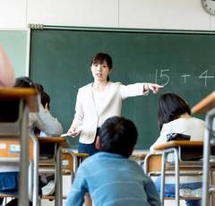 授業中に座っていられない子供…これって「しつけ」の問題？