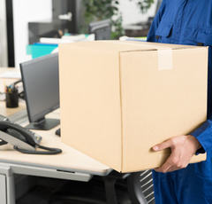 私物の宅配便を会社宛に届ける人は非常識か？