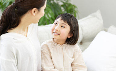 「ひっきりなしに話しかけてくる…」お喋りが止まらないわが子がシンドい!!