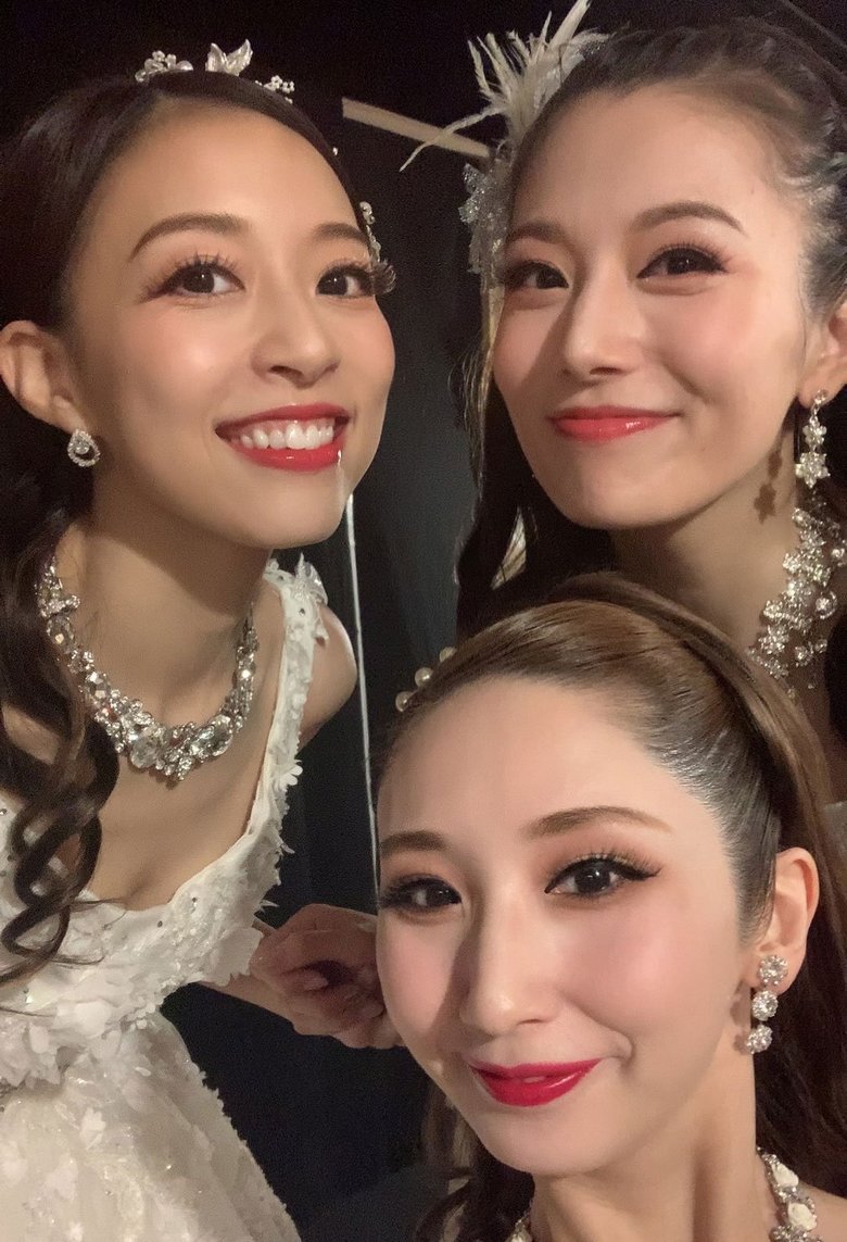 宝塚雪組pre100th『GreatestDream』オフショット 愛加あゆさん、舞羽実海さんと