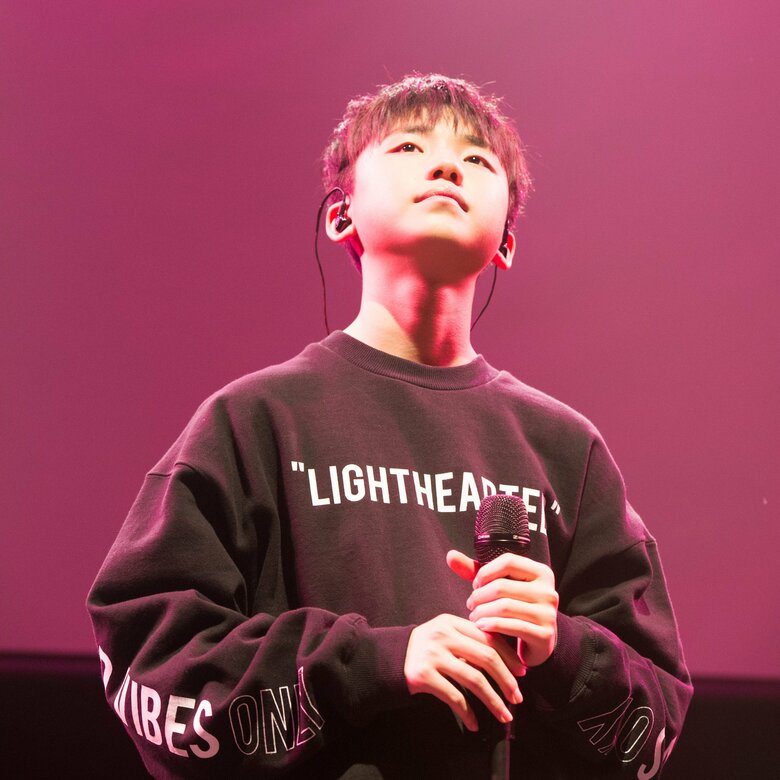 堂々としたパフォーマンスを披露する石橋さん