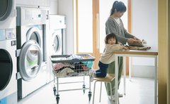 集客のためランドリーやカフェを併設したヘアサロンが生んだ地域住民のつながり