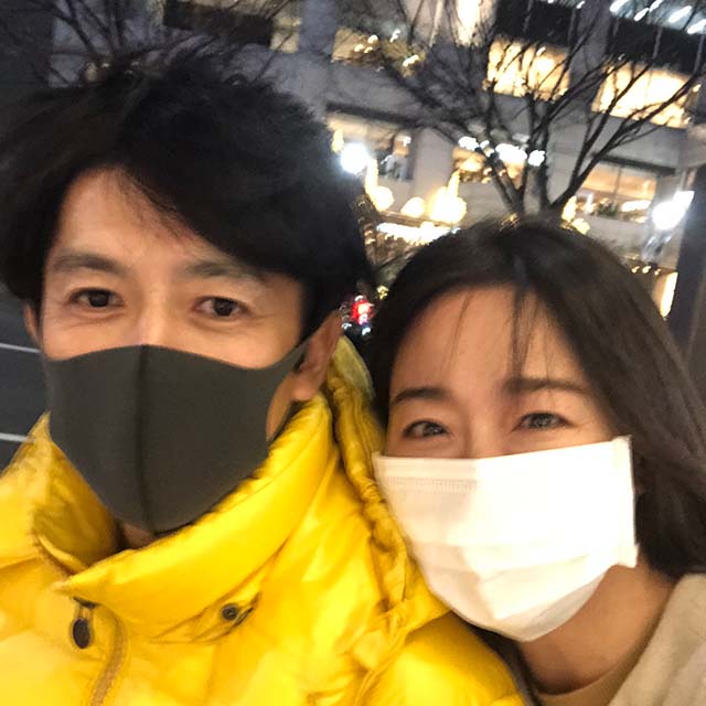 夫・福永祐一騎手と松尾翠さんご夫婦の外出中のツーショット