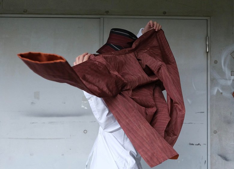 着物地を使ったみとびらのデザイン