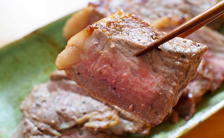 ▲絶妙な焼き加減のステーキが完成。ここまでおいしく焼けることに驚いた