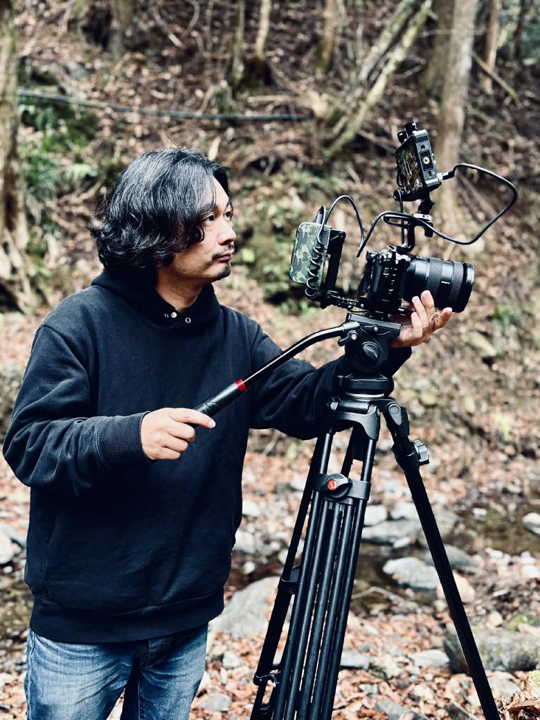 映画監督としての活動がメインだが、イラストレーターの顔も