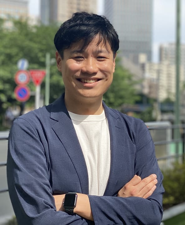 株式会社knit代表取締役。2004年株式会社ガイアックスに入社し、営業、事業開発に関わり24歳で営業部長に。起業すると決めて32歳で退職したのち、東南アジアやアメリカを放浪する旅にでる。帰国後、誰もが自分らしい働き方を選択できる「HELP YOU」というサービスを立ち上げる。